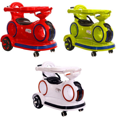 Kinderfahrt im Elektroauto mit einziehbarem Schubgriff und bunten Lichtern
