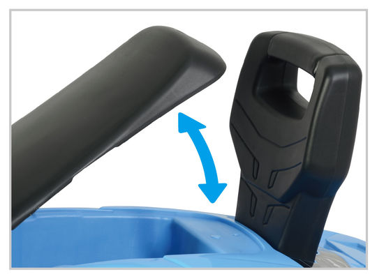 Produktgröße 69*29*40.4cm Klassischer Roller Batteriebetriebene Kinder Fahren auf Auto direkt