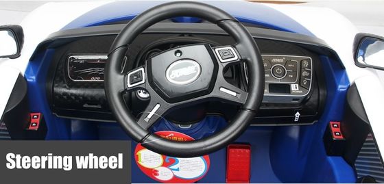 Fernbedienung Kinderspielzeug Elektroautos mit Kunststoffmaterial und 550 * 2 Motor