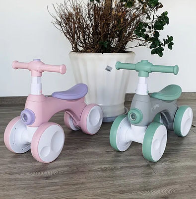 Hot Music Bubble Geräte und Plastikräder Auto für Kinder Max Loading 30kg Self Scooter