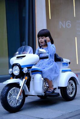 Unisex Batterie betriebene Farbe Schwarz Elektrisch Kinderfahrt auf Motorrad Auto Kinder
