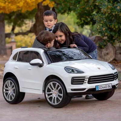 Fernbedienung und Musik Fahrt auf Elektro-Spielzeug-Autos für Kinder Unisex Batteriebetrieb
