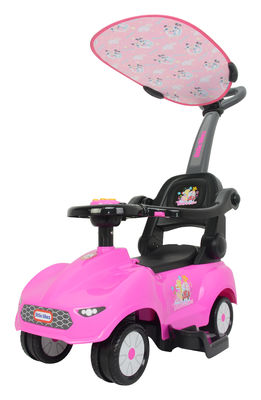 Moderne Plastikkinder fahren mit Musik von Lieferanten auf Waagekutschen