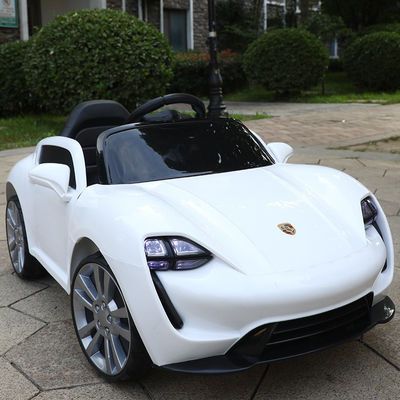 Plastikkinder fahren auf Elektroautos mit Fernbedienung 3-6 Jahre Alter 6V4.0AH*2 Batterie