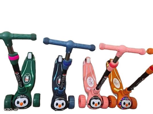 3 PU Rad LED Baby Kick Scooter Verkauf für Kinder Funktion Musik Beleuchtung Ein-Klick-Faltbarkeit