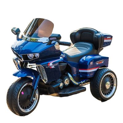 Plastikkinder fahren auf Mini-Motorrad mit Frühschulfunktion und englischer Geschichte