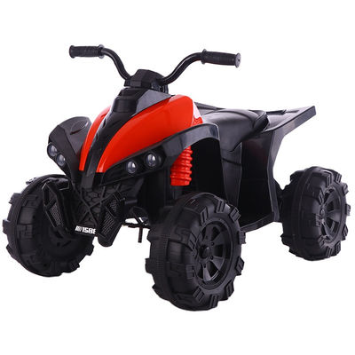 Kinder fahren mit dem ATV mit Musik und Licht